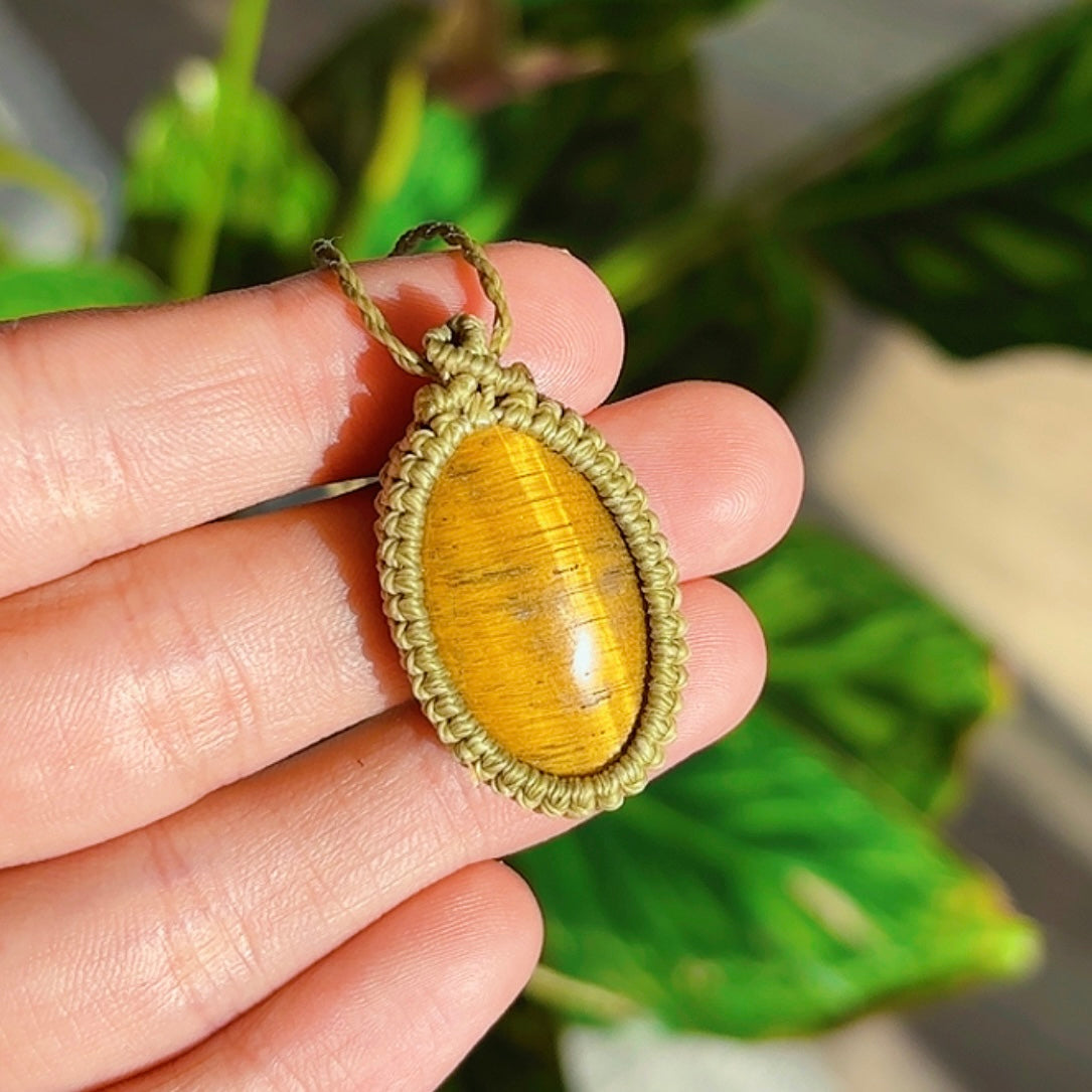NECKLESS TIGER EYE