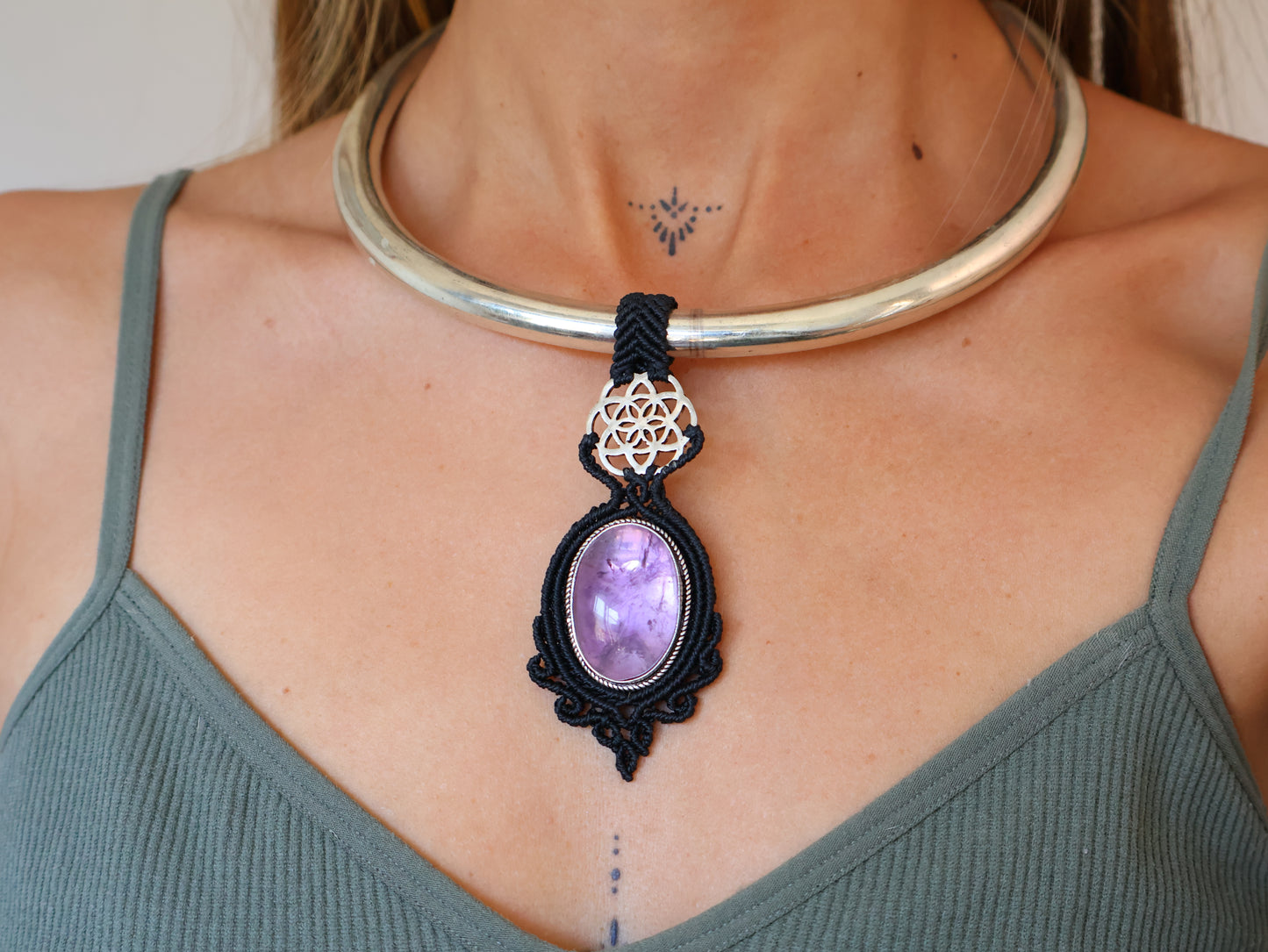 Chocker Amethyst