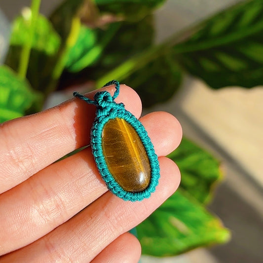 NECKLESS TIGER EYE